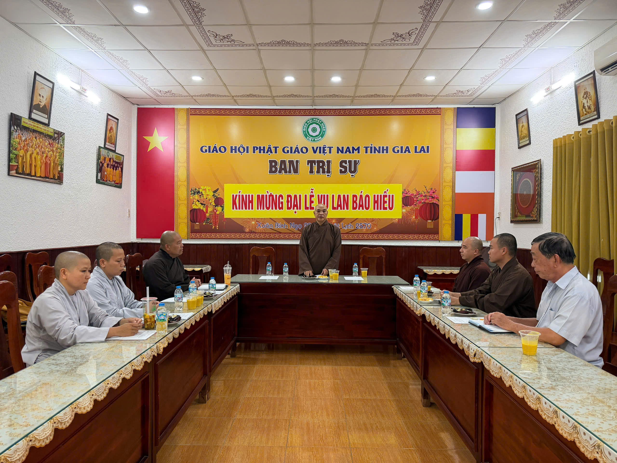 Ban Thư ký và Văn phòng học họp giao ban tháng 8